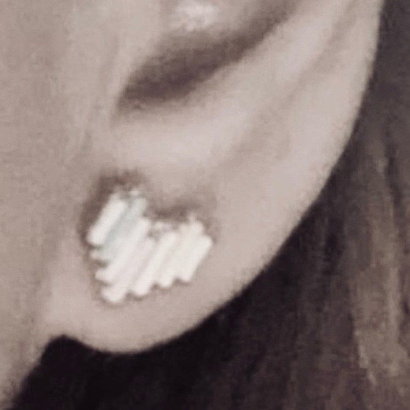 Pixelated Heart Pastel Retro Pixel Resolution Arcade Video Game Valentine’s Stud - Picture 5 of 6